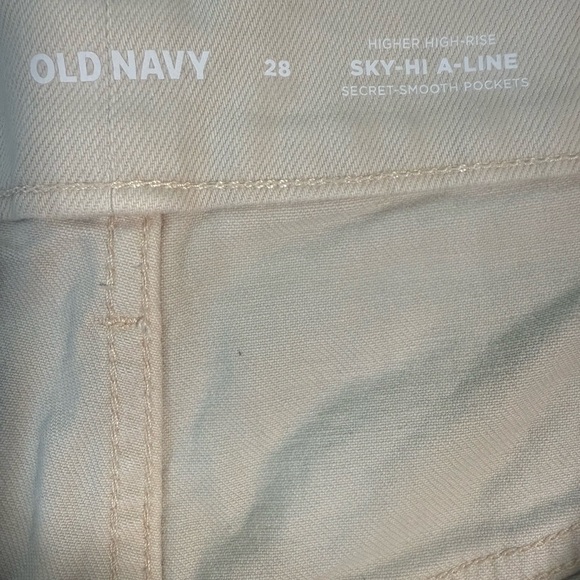 Old Navy Sky Hi A Line Tan‎ High Waist Shorts 3” inseam plus size 28 NWT - Picture 6 of 7